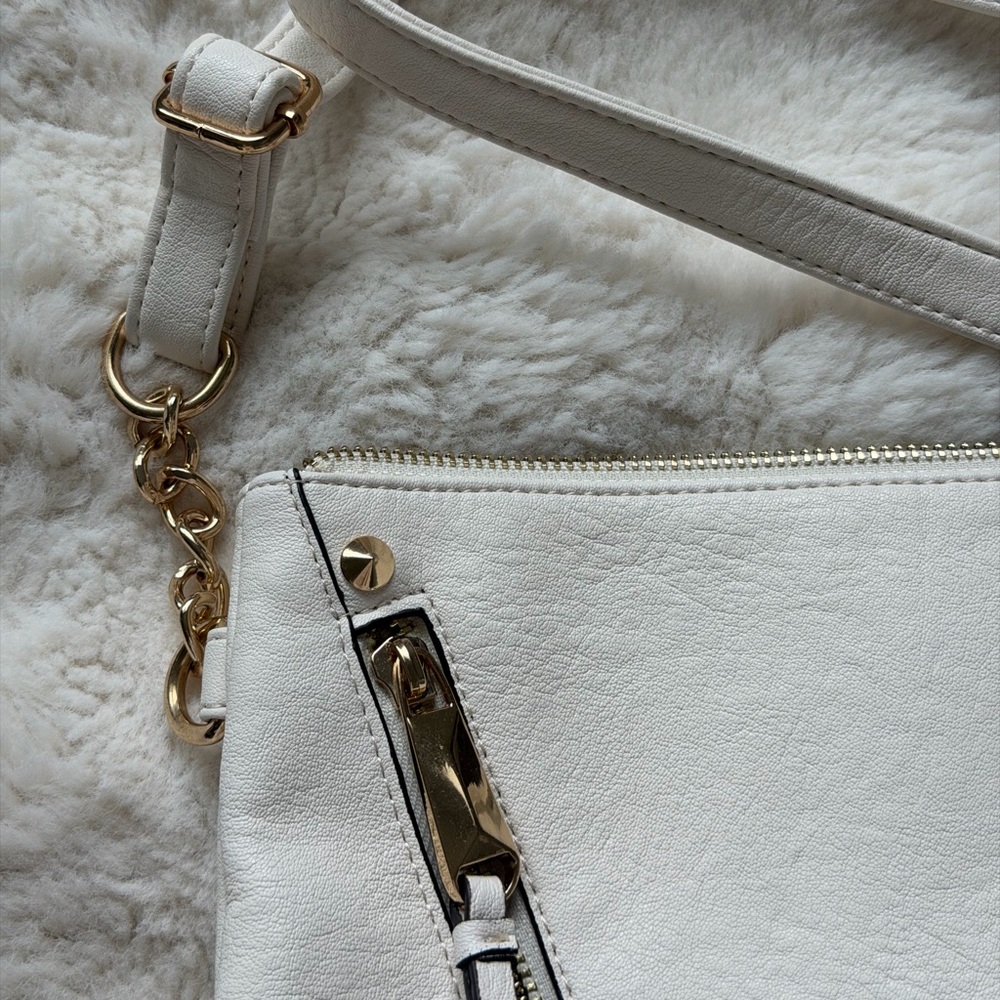 Jessica Simpson White Faux Leather Crossbody with Gold Chain Accents - Picture 12 of 15